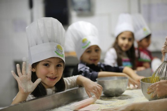 Minik Şefler 23 Nisan'da Çocuklar İçin Mutfakta