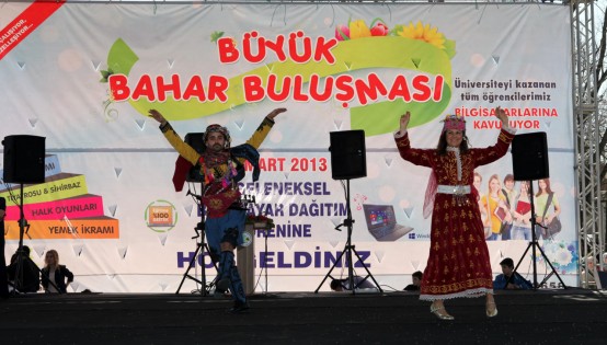 Bolulu 1000 öğrenciye dizüstü bilgisayar