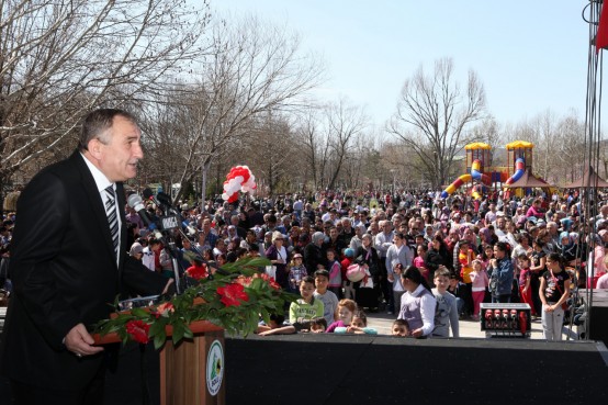 Bolulu 1000 öğrenciye dizüstü bilgisayar