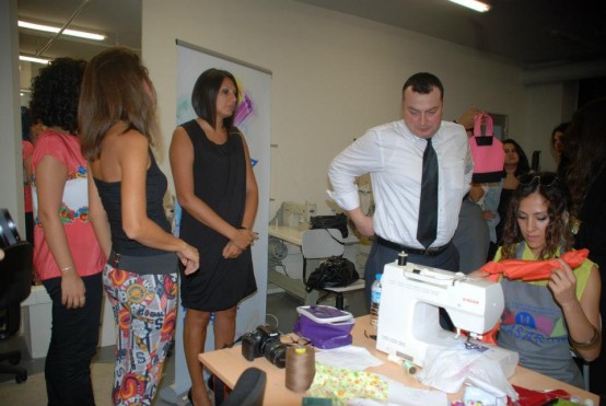 Singer Dikiş Atölyesi Barbaros Şansal Okan'da