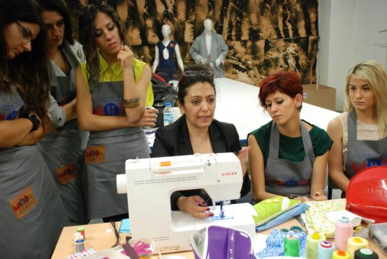 Singer Dikiş Atölyesi Barbaros Şansal Okan'da