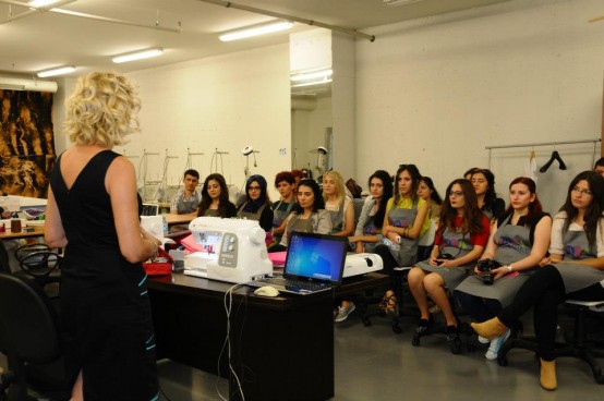 Singer Dikiş Atölyesi Barbaros Şansal Okan'da