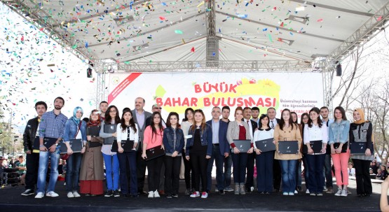 Bolulu 1000 öğrenciye dizüstü bilgisayar