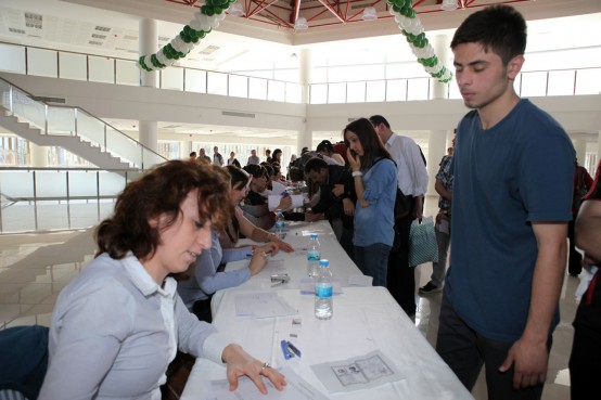 Bolulu 1000 öğrenciye dizüstü bilgisayar
