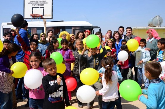 Mutluluğu paylaştılar.