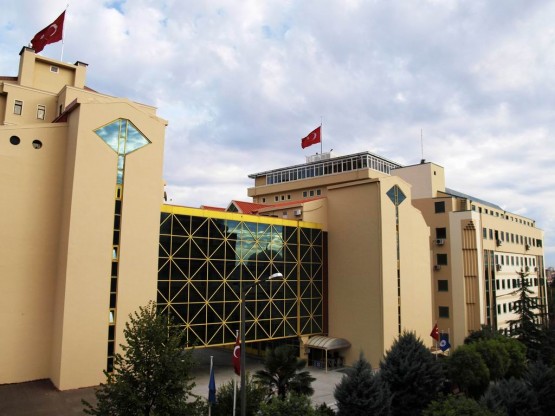 Doğuş Üniversitesi