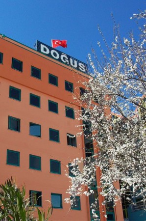 Doğuş Üniversitesi