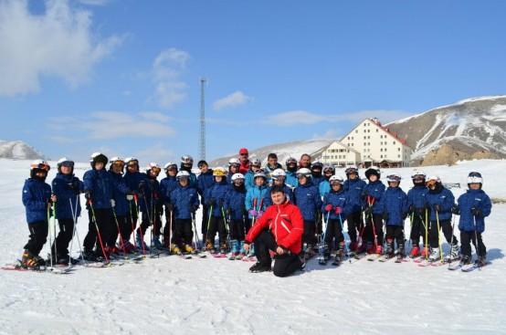 Minik Kardelenler kayak ile tanıştı