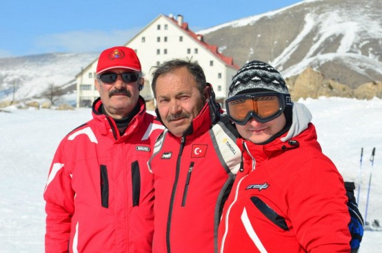 Minik Kardelenler kayak ile tanıştı