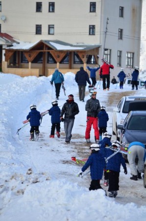 Minik Kardelenler kayak ile tanıştı