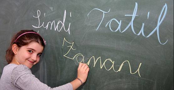 17 milyon öğrenci karne heyecanı ile buluşuyor