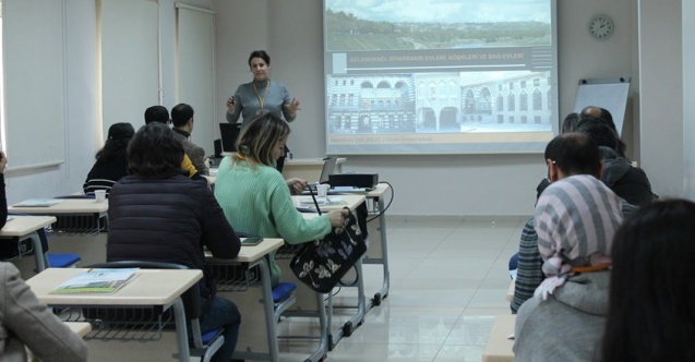 Diyarbakır'da öğretmenlere "kültürel miras" eğitimi