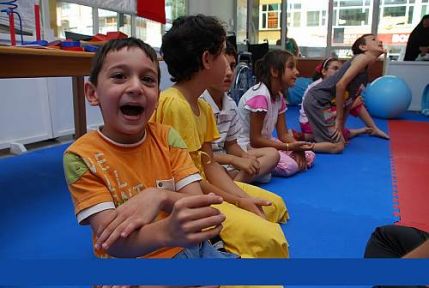 4+4+4' te esneme. Özel eğitime yaş şartı yok. 