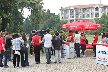 AMD, Türkiye'deki gençlik aktiviteleri kapsamında mayıs ayı boyunca üniversite öğrencileri ile buluşuyor