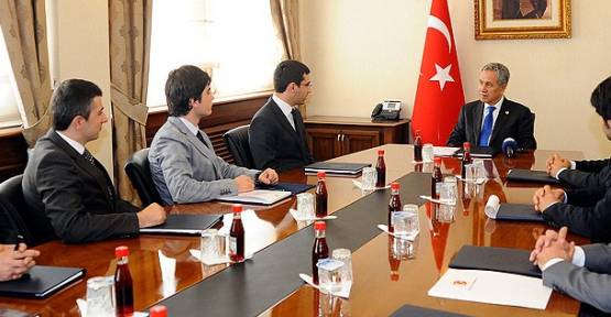 Arınç'tan demokratik hak vurgusu