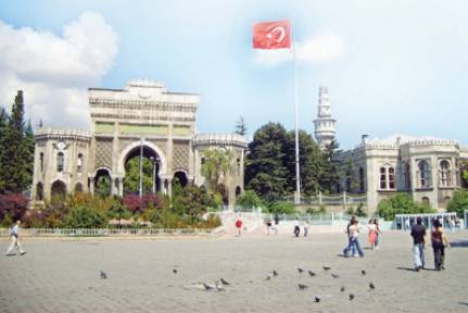 Bankalar öğrencilerin peşine düştü