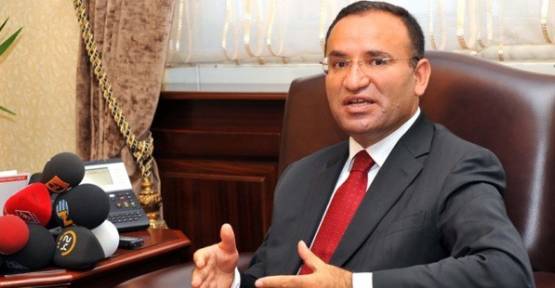 Bozdağ: Rektör olmak için yarış yapıyorlar