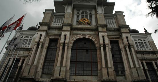 Marmara Üniversitesi Twitter'da maskara oldu.