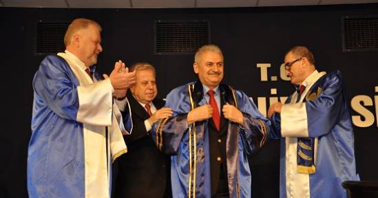 Okan Üniversitesi’nden Binali Yıldırım’a “Onursal Doktora”