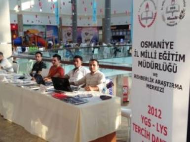 Osmaniye Milli Eğitim üniversite tercih döneminde adayların yanında