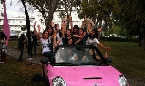 Perfume Jewels kampüslerde