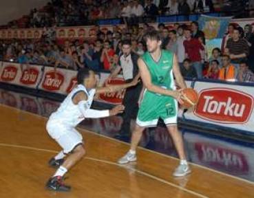 Üniversitede gözler lige çevrildi