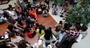 Singer Dikiş Atölyesi Barbaros Şansal Okan'da