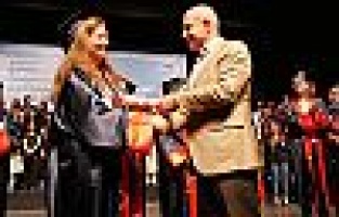 73 yaşında üniversiteli oldu