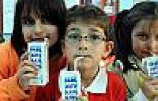 Anaokulu ve ilkokullarda haftada 3 gün süt zamanı!