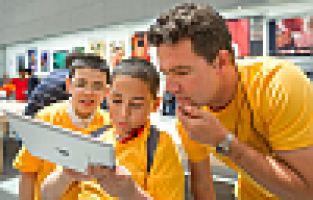 Apple, Türkiye'de Çocuklar için Yaz Kampı Düzenliyor