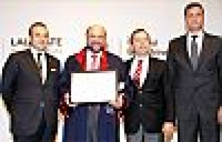 Avrupa Parlamentosu Başkanı Schulz'a Bilgi'den fahri doktora