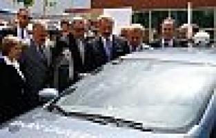 Ekonomi Bakanı Zafer Çağlayan, Türkiye’nin ilk sürücüsüz aracı Okanom’u test etti