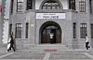 Üniversite sistemini uyguladı, disiplini sağladı.