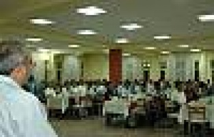 Van Yüzüncü Yıl'da Rektör personel ve öğrencilerle iftarda buluştu