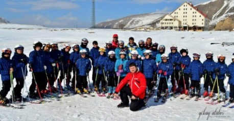 Minik Kardelenler kayak ile tanıştı