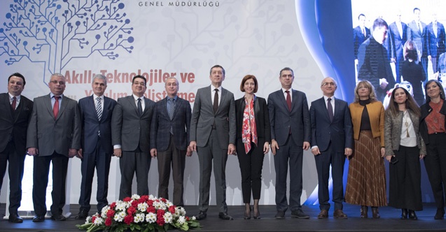 Öğretmenlere akıllı teknoloji ve yazılım geliştirme eğitimi verilecek