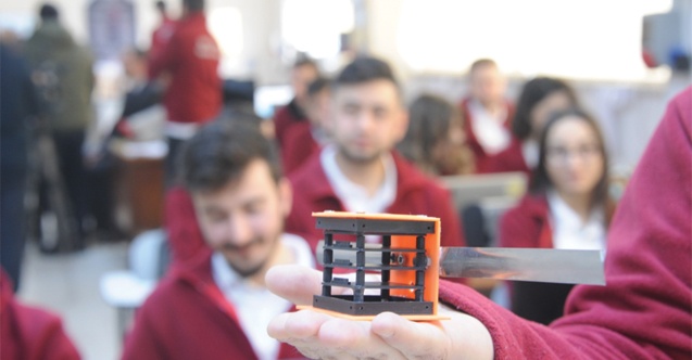 Üniversite öğrencileri geliştirdikleri 'cep uydu'yu fırlatacakları günü bekliyor