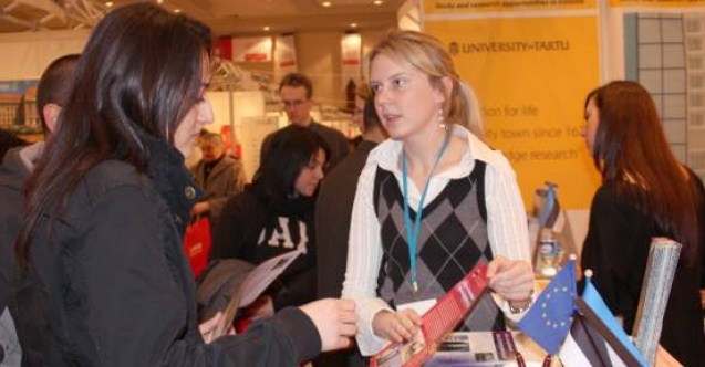 35 ülkeden 200'e yakın üniversite bu fuarda