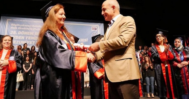 73 yaşında üniversiteli oldu